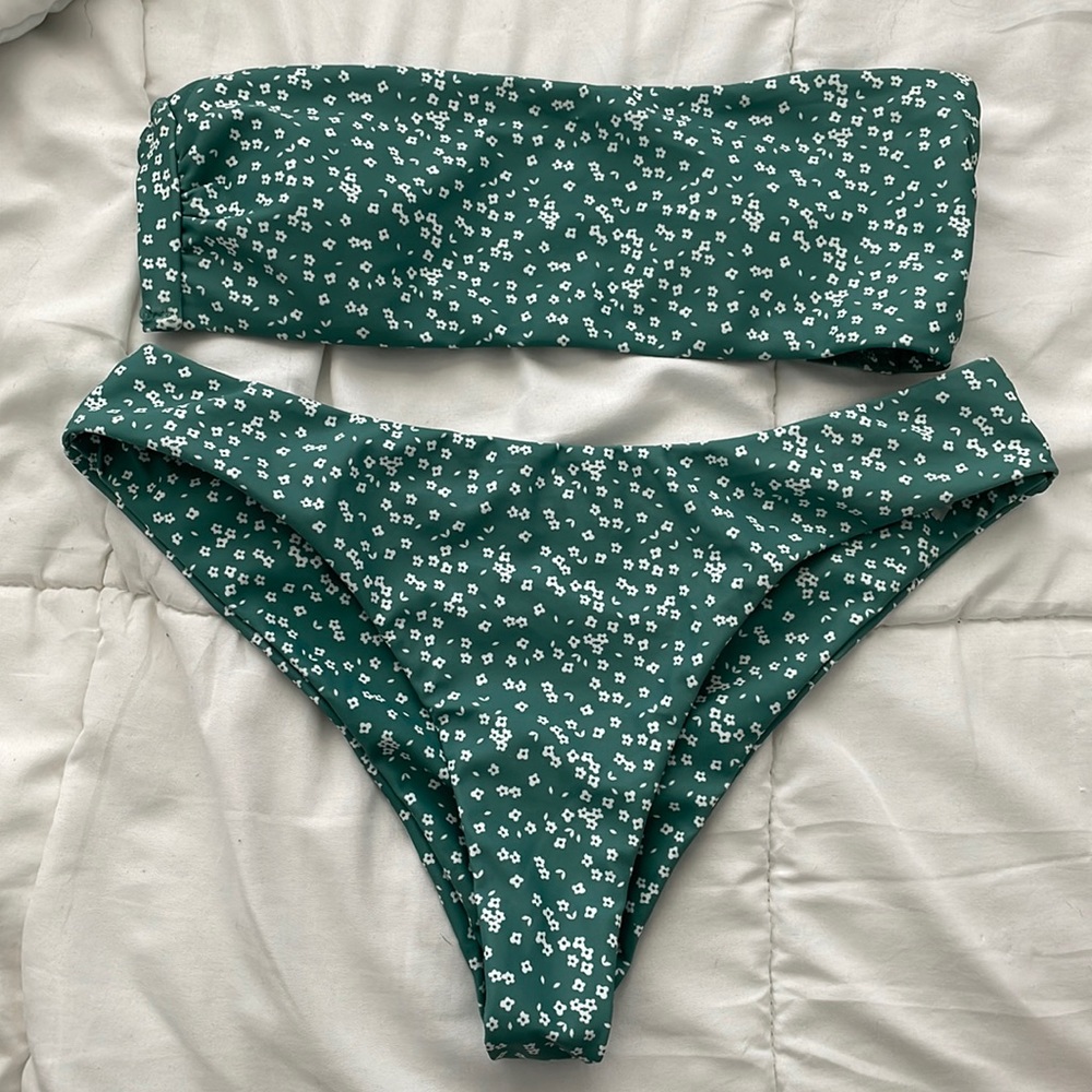 Ditsy floral bikini set